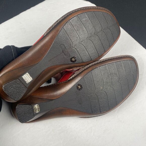 Nurture Women's size 9 M Red Leather Slip-On Sandals Open Toe low top. - Picture 3 of 15